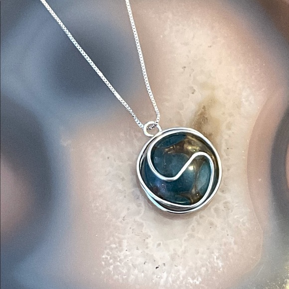 Agate necklace ting yang silver wire wrap blue agate pendant handmade unisex - Picture 2 of 9